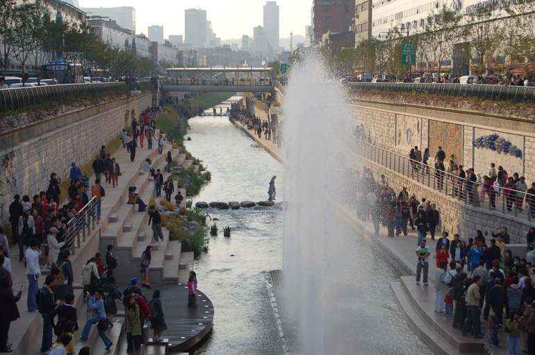 Cheonggyecheon-03